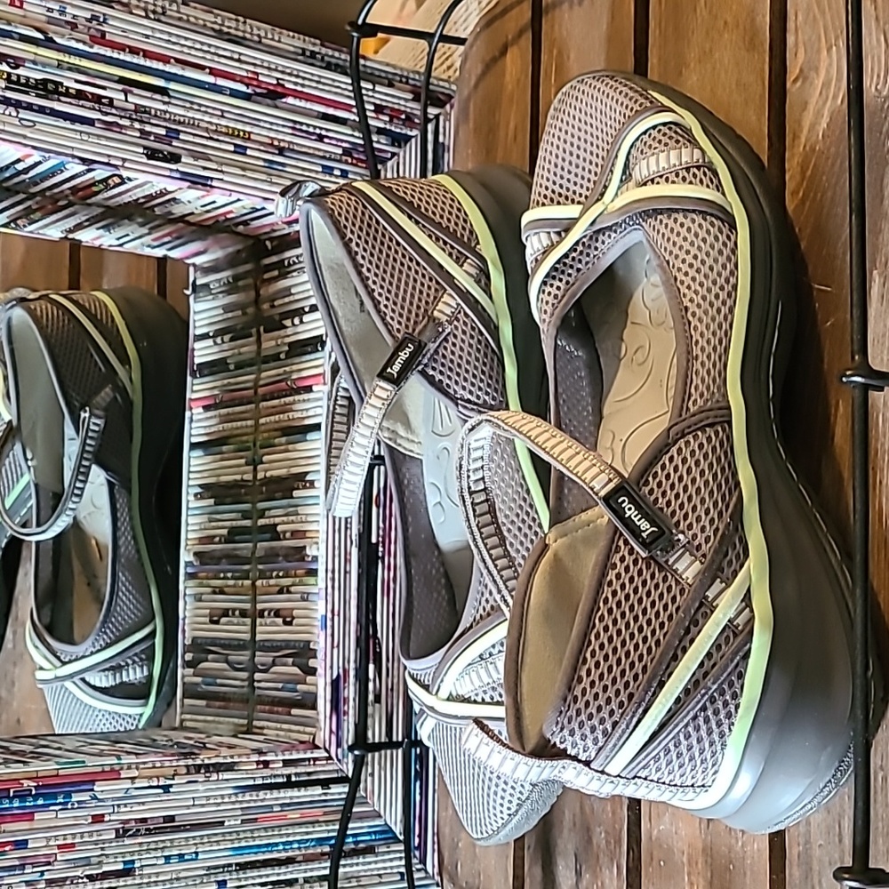 Jambu Comfort Fit Walking Shoe